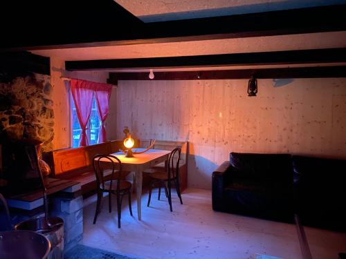 酒吧/高級酒吧, Schlafen im Fass - Schlaffass - Abenteuer - Romantik - Haslifass in 因納特基爾肯