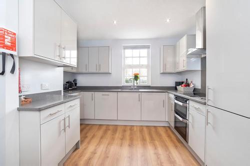 Thomas Family Home Sleeps 9 - image 5