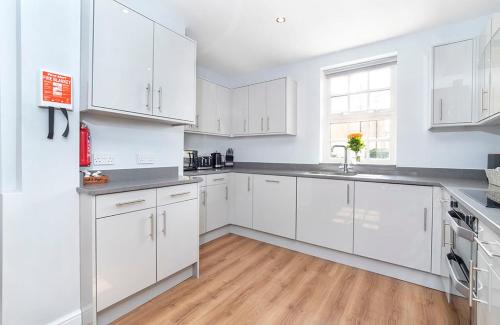 Thomas Family Home Sleeps 9 - image 6