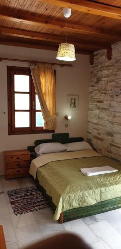 EVI Studios & Apartments – Naxos City, UT