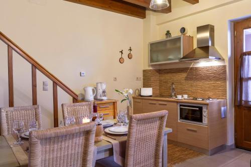 Kitchen, Apirathes Residence in Mousoures
