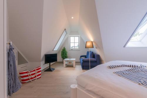 Apartment with Balcony image 10
