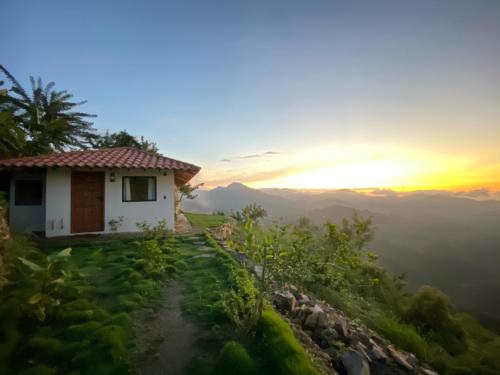 Mundo Nuevo ECO LODGE in Мінка