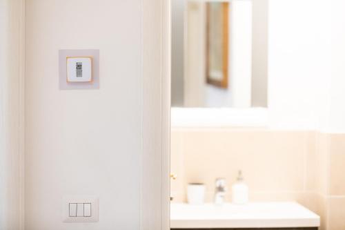 Maison Orange - image 5