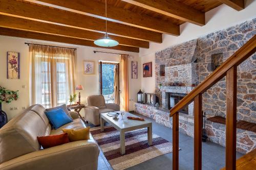 Facilities, Apirathes Residence in Mousoures