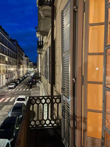 La Casa di Ringhiera - silenzioso appartamento di charme con balcone nel quadrilatero romano, Turín (fotografie 2)