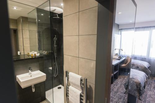 room detail thumbnail 1