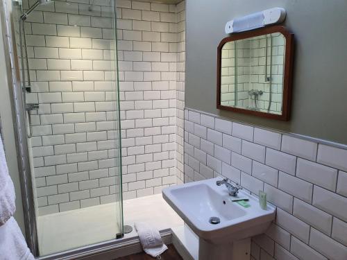 Holmwood House Guest Accommodation - image 10