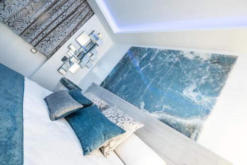 Queen Room with Spa Bath