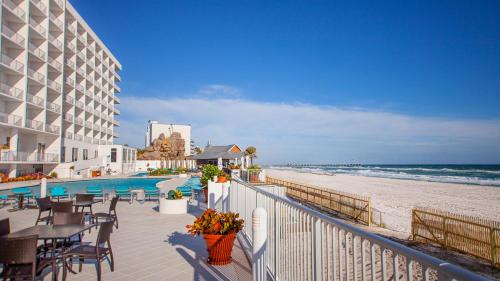 Holiday Inn Express & Suites Panama City Beach Beachfront, an IHG Hotel