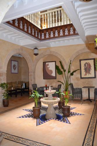 Фойє, Hotel Riad Ben Atar in Ес-Сувейра