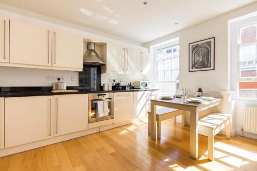 Picture of Contemporary 1 Bedroom Bloomsbury Apartment