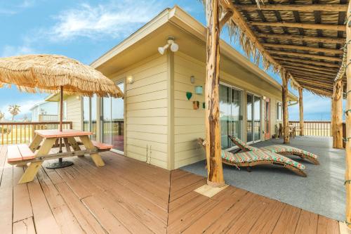 Huge Tiki Crows Nest with 360 Panoramic Views of Gulf Bay Beach and Bridge - image 10