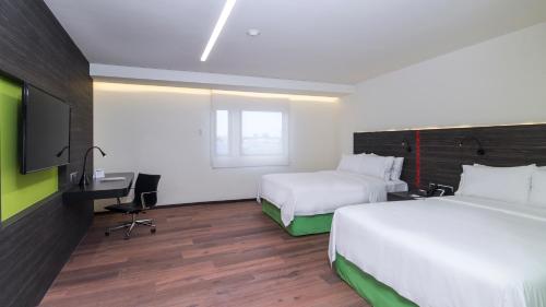 294149913 Holiday Inn Express Mexico Aeropuerto by IHG
