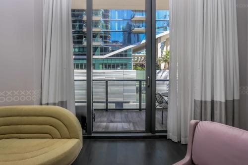 Aluna Lux Suites at SLS Lux Brickell Building detail