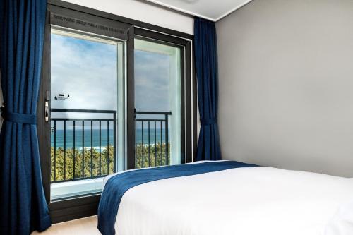 Deluxe Double Room with Sea View