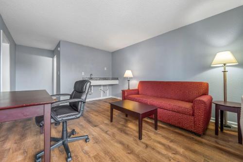 Riverwalk Inn and Suites Portsmouth - image 2