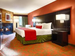 Best Western PLUS Poconos Hotel