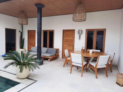 CASA SUMBA VILLA - private peaceful central tropical oasis -