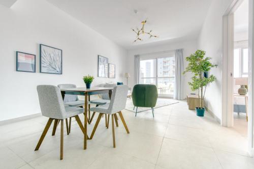 Stella Stays Airy 1 BDR Dubai JVC Private Balcony
