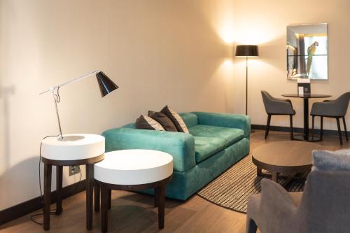 Duparc Contemporary Suites - image 8