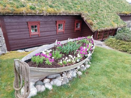 สวน, Orheimstunet - Gårdsferie for storfamilien der også hunden er velkommen (Orheimstunet - Gardsferie for storfamilien der ogsa hunden er velkommen) in ฮอร์นินดาล