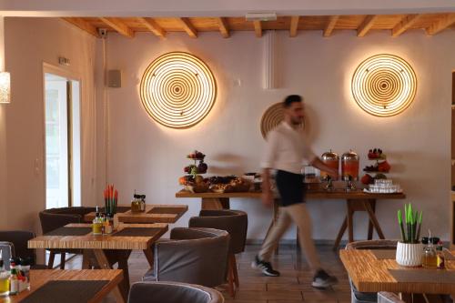San Antonio Summerland Hotel - image 3
