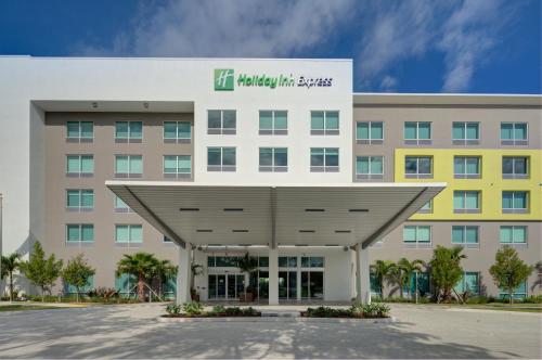 Holiday Inn Express Doral Miami, an IHG Hotel