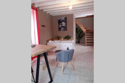 Maison 2 pers balnéo/spa/jacuzzi privatif gîte à louer Moulins-en-Tonnerrois