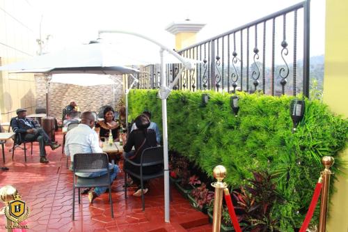 Gold hotel in Бана