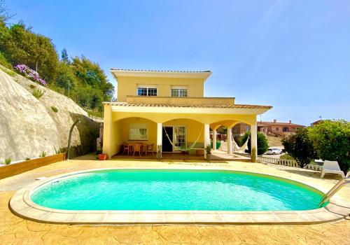  3 bedrooms villa with private pool enclosed garden and wifi at Vidreres 8 km away from the beach, Pension in Vidreres bei La Canyera