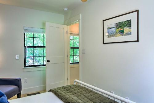 Beautiful Hill Country Cottage - Walk to Downtown!