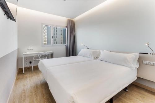 2 twin beds