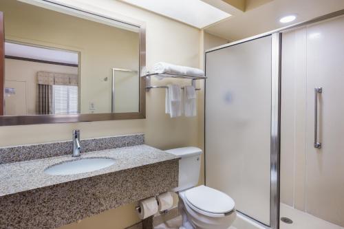Quality Inn at Albany Mall - Tap to explore photos