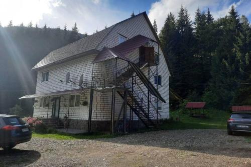 Окремі апартаменти на 8 чоловік Садиба У Ані, Krasnyy (photo 9)