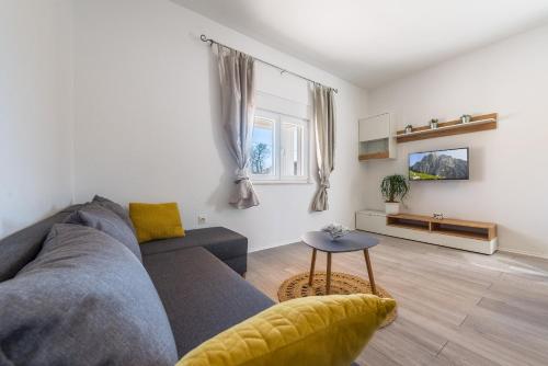 Holiday home with pool Barba - image 8