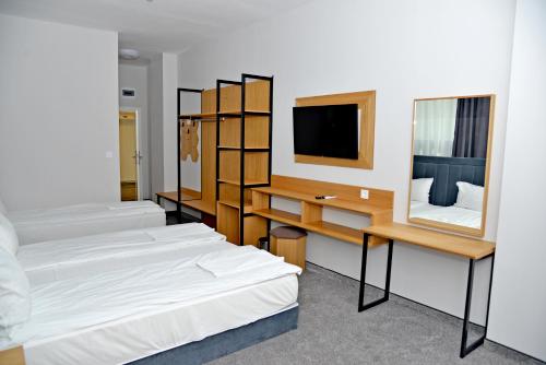 Hotel Ricas - image 13
