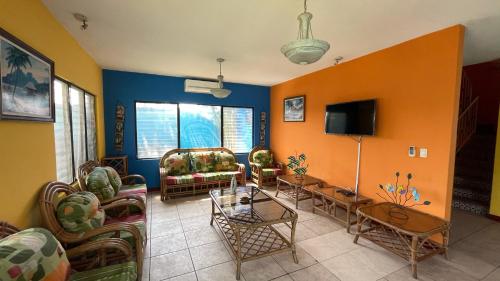 Shared lounge/TV area, Chalet en Puerto San Jose in Puerto San Jose