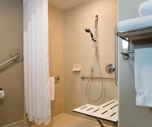 Holiday Inn Express Hotel & Suites Ottawa West-Nepean, an IHG Hotel