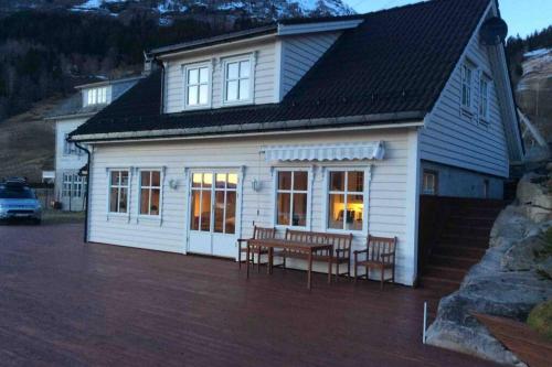 B&B Stryn - Flohytta - Bed and Breakfast Stryn