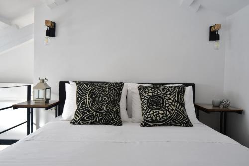 Queen 4 Apartment in the Heart of the Corfu Historical Old Town Center 5
