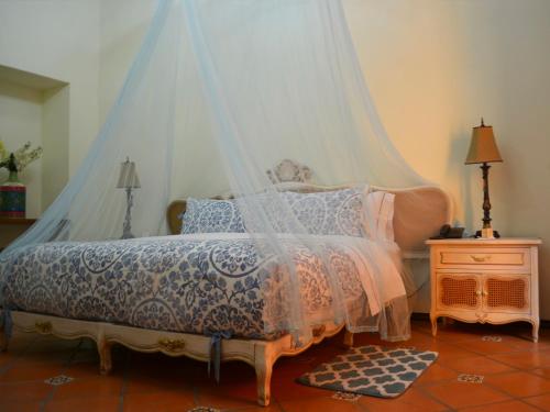 294290424 Hotel Marqués del Ángel