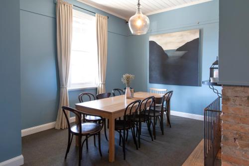 Létesítmények, Robertson Public House and Kitchen in Robertson