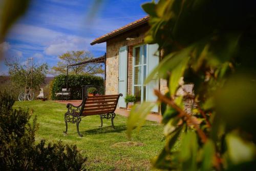 La Casina della Quercia, Your Tuscan Oak Tree House in Торріті ді Сієна