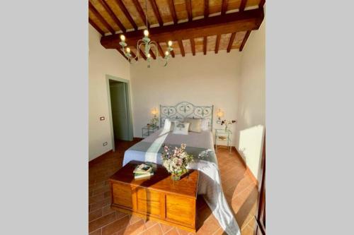 La Casina della Quercia, Your Tuscan Oak Tree House in Торріті ді Сієна