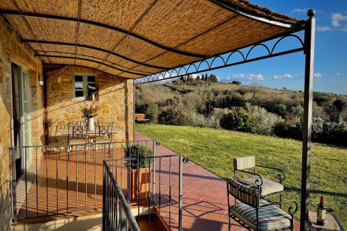 La Casina della Quercia, Your Tuscan Oak Tree House in Торріті ді Сієна