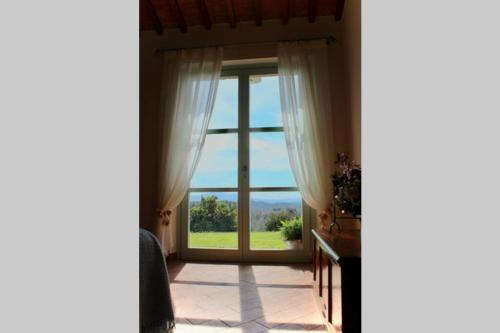 La Casina della Quercia, Your Tuscan Oak Tree House in Торріті ді Сієна