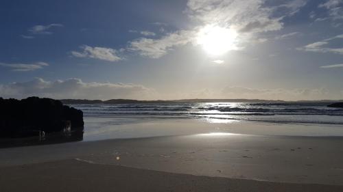 Donegal Thatched Cottage - image 12