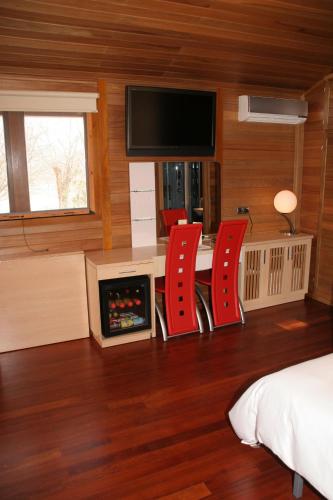 2 twin beds