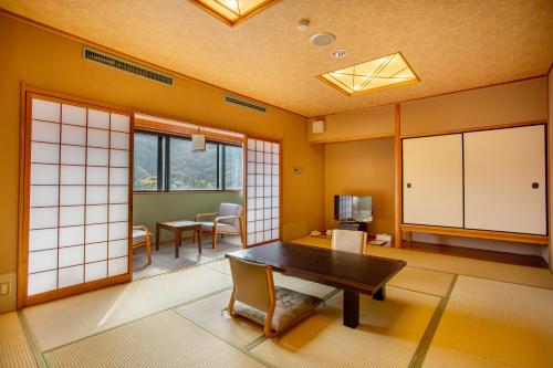 Japanese-Style Room